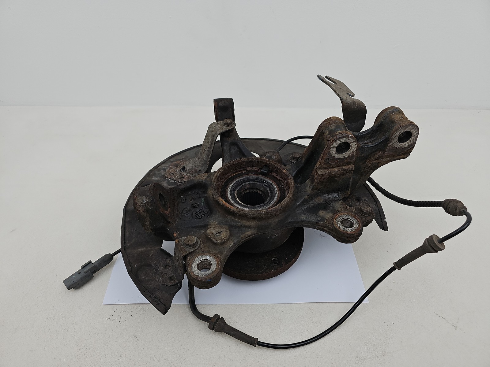 PEUGEOT 308 MK2 2016 1.6 HDI FRONT LEFT WHEEL BEARING & HUB ABS SENSOR OEM