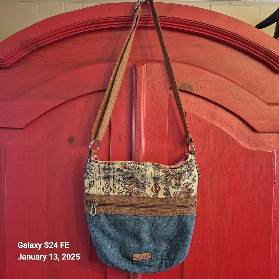 Cartera Bandolera Sakroots The Sak Tema Búho Denim Bolsillo Frontal con Cremallera Ajustable Usada en Excelente Condición Foto 2 de 4