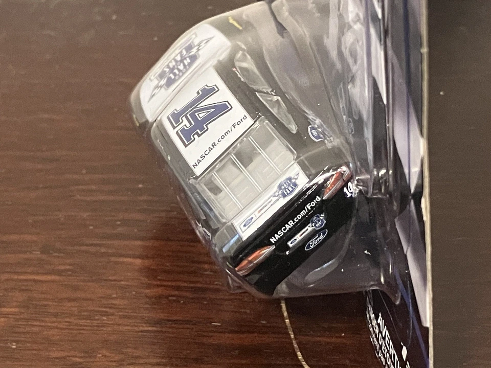Lionel Racing Nascar Authentics #14 Clint Bowyer Ford Salón de los Fans 2018 Wave 10 Foto 4 de 4