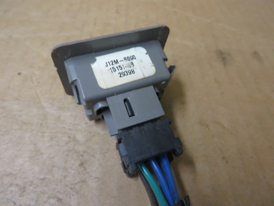 OLDSMOBILE BRAVADA 99-01 INTERRUPTOR DE JANELA TRASEIRA PASSAGEIRO ou MOTORISTA DESTRO ou LH - Imagem 2 de 4