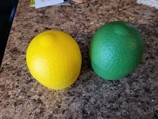 Hutzler Lemon & Lime Saver Keeper Storage Container - Keeps Fresh Longer