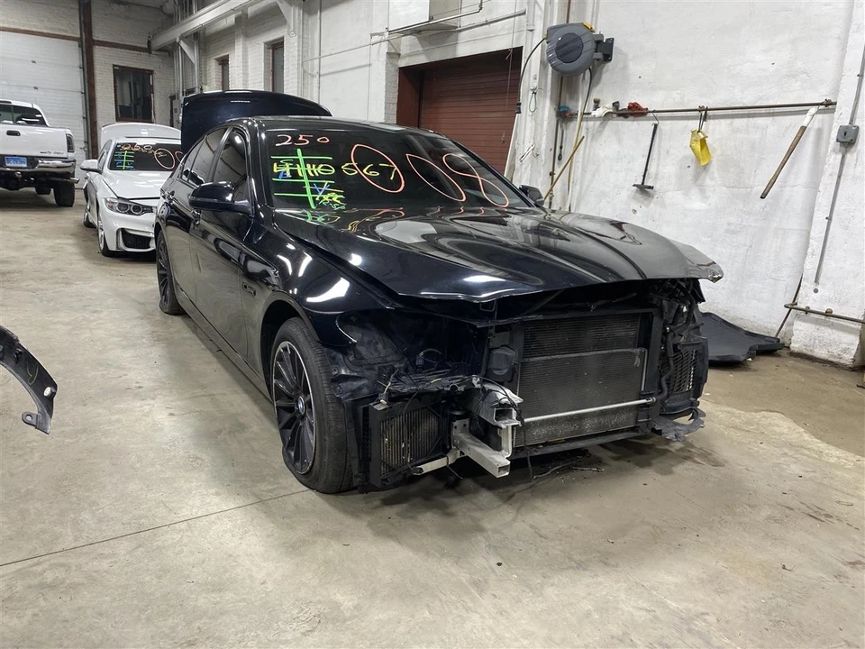 ROOF MOUNTED OVERHEAD CONSOLE BMW 550i 2015 15 1379985 Foto 3 de 4