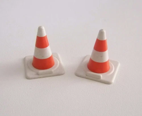 PLAYMOBIL (Q1114) CONSTRUCTION SITE - Lot of 2 Vintage Orange Striped White Cones