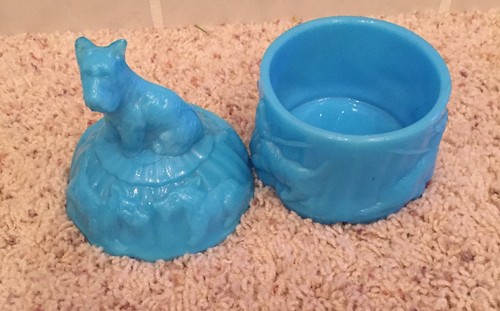 Vtg Turquoise Akro Agate Powder Puff Scotty Dog RARE Rich Color Milk Glass Dish - Picture 2 of 9