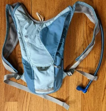 CAMELBAK Charm Hydration Backpack 1.5 Liter 50 oz Reservoir Blue Grey Gray