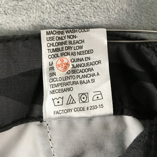 PLUGG Cargo Shorts, Men's 31, Grey Camo Skater EUC - Picture 5 of 8