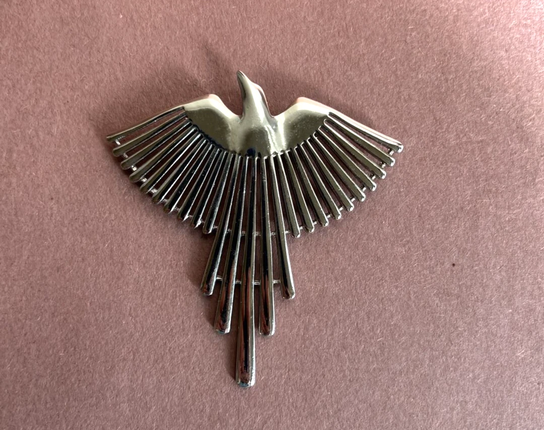 Jj 2024 1988 brooch
