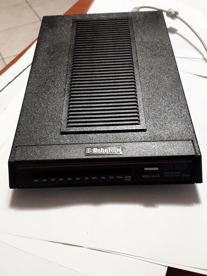  US Robotics 3453B Corriere 56K Business MODEM COMPUTER come nuovo - Immagine 3 di 4