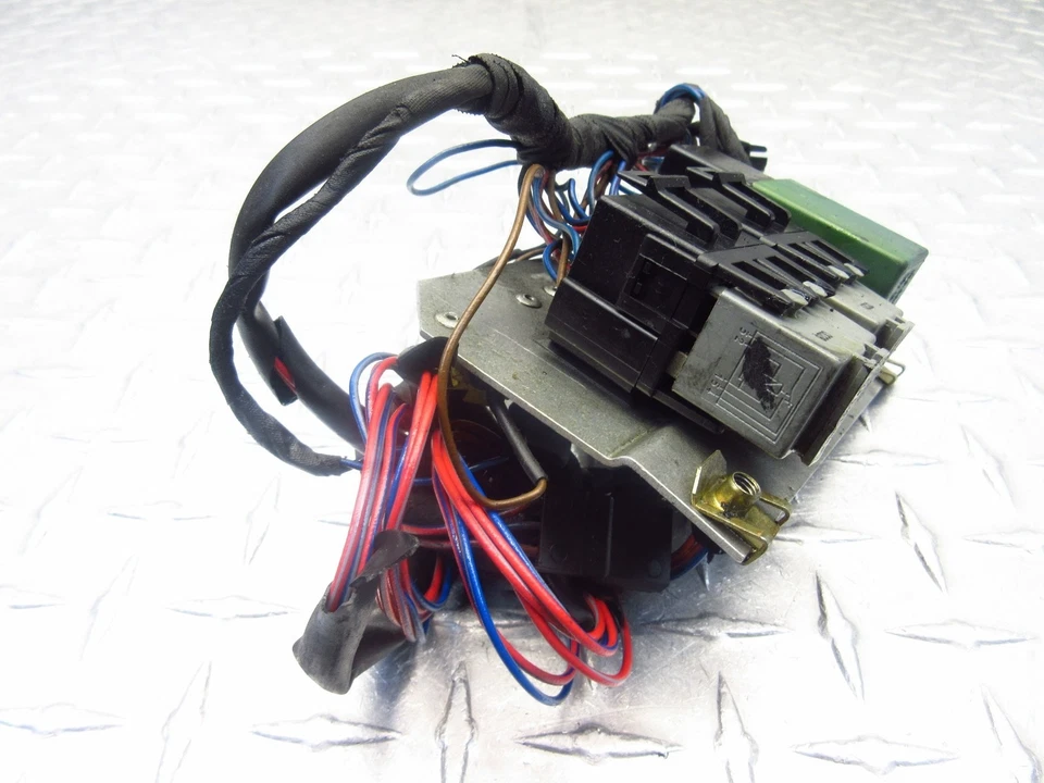 2001 96-01 BMW R1100RT R1100 RT MISC RELAY RELAYS BRACKET ASSEMBLY OEM WORKS - Image 3 of 4