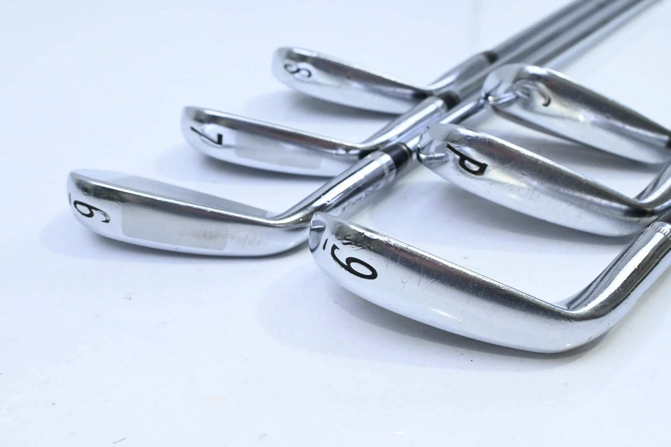 Wilson FG Tour V6 Irons / 6-PW+GW / Regular Flex Dynamic Gold AMT R300 Shafts - Image 4 of 4