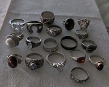 LOT OF 18 VINTAGE STERLING SILVER RINGS 81.8 GRAMS