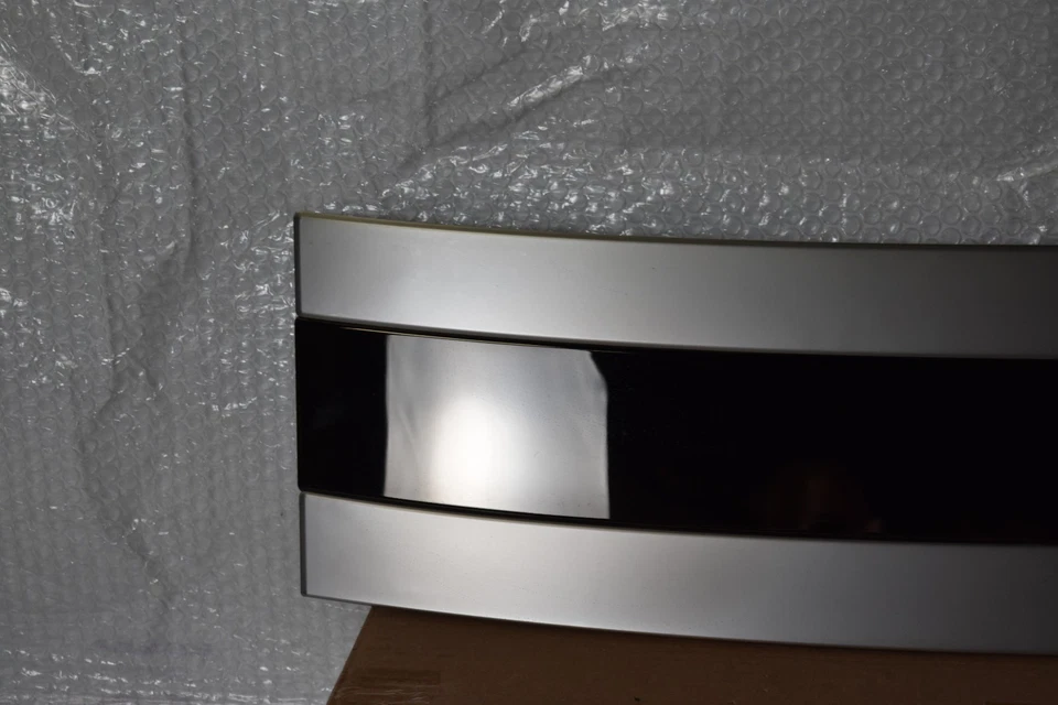 RANGE ROVER L460 SV PUERTA DELANTERA IZQUIERDA MOLDURA 2022-2024 OEM N8EM-29427 Foto 2 de 4