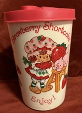 RARE Vintage 1980 Strawberry Shortcake Beverage Pitcher Deka Plastics 9”