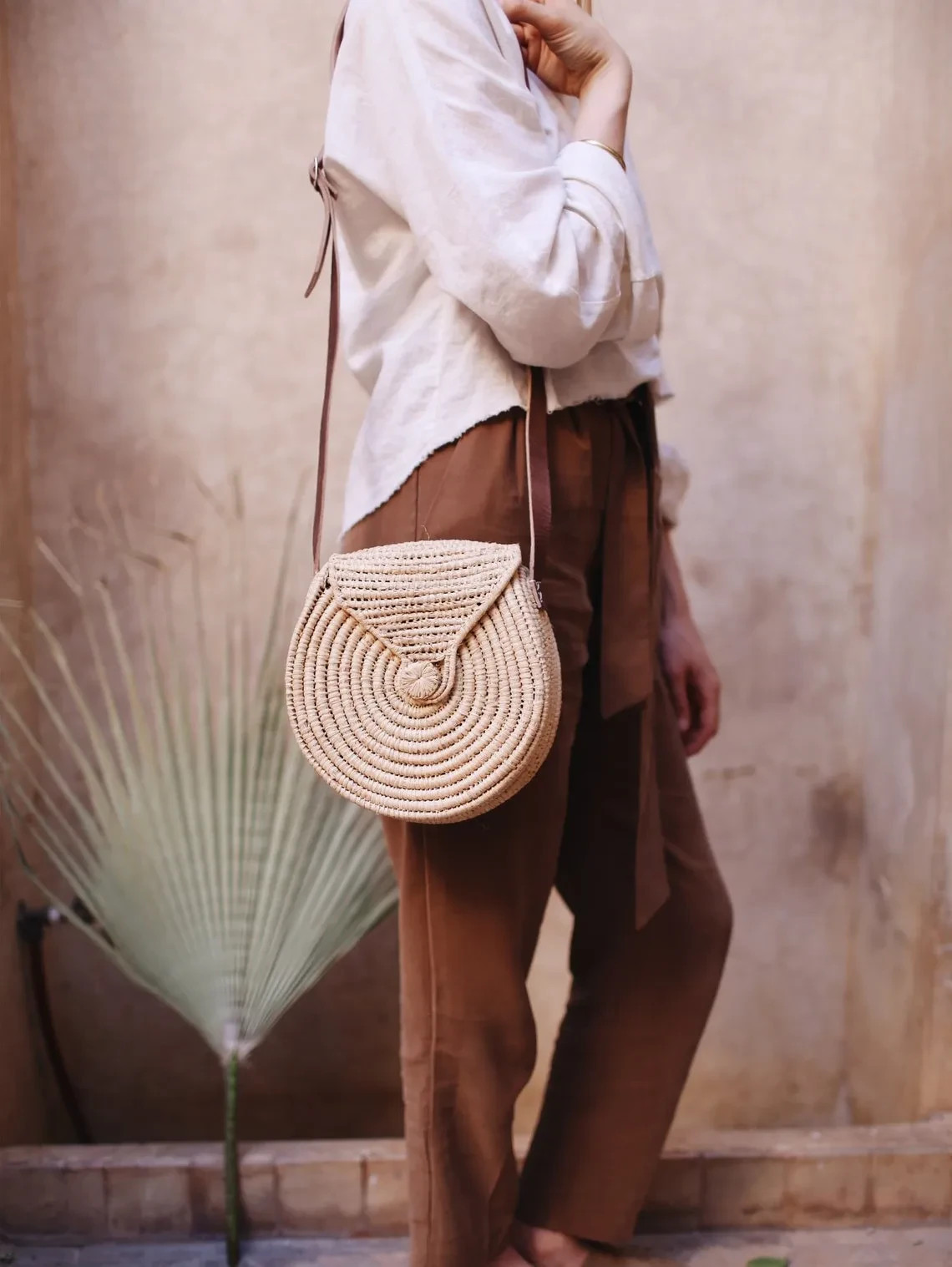 Round CrossBody Raffia Bag with leather handles