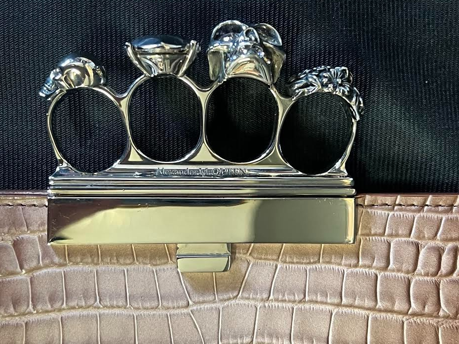 ALEXANDER MCQUEEN FOUR RING KNUCKLE CLASP CROCODILE CLUTCH BROWN