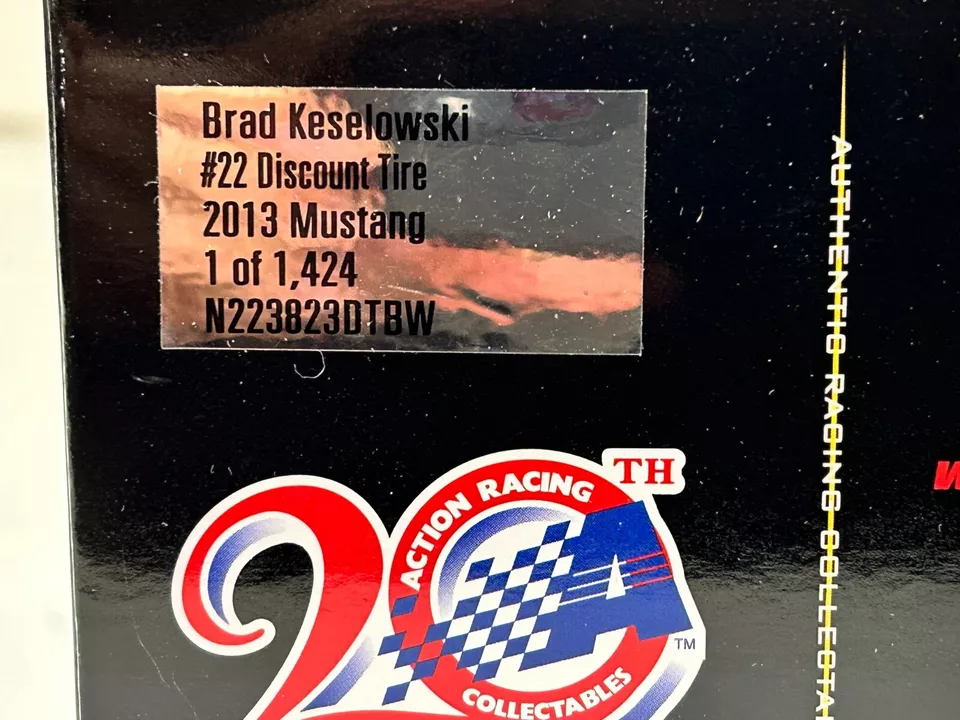 Neumático de descuento Action Lionel 2013 Brad Keselowski 2013 Ford Mustang 1 de 1424 Foto 4 de 4