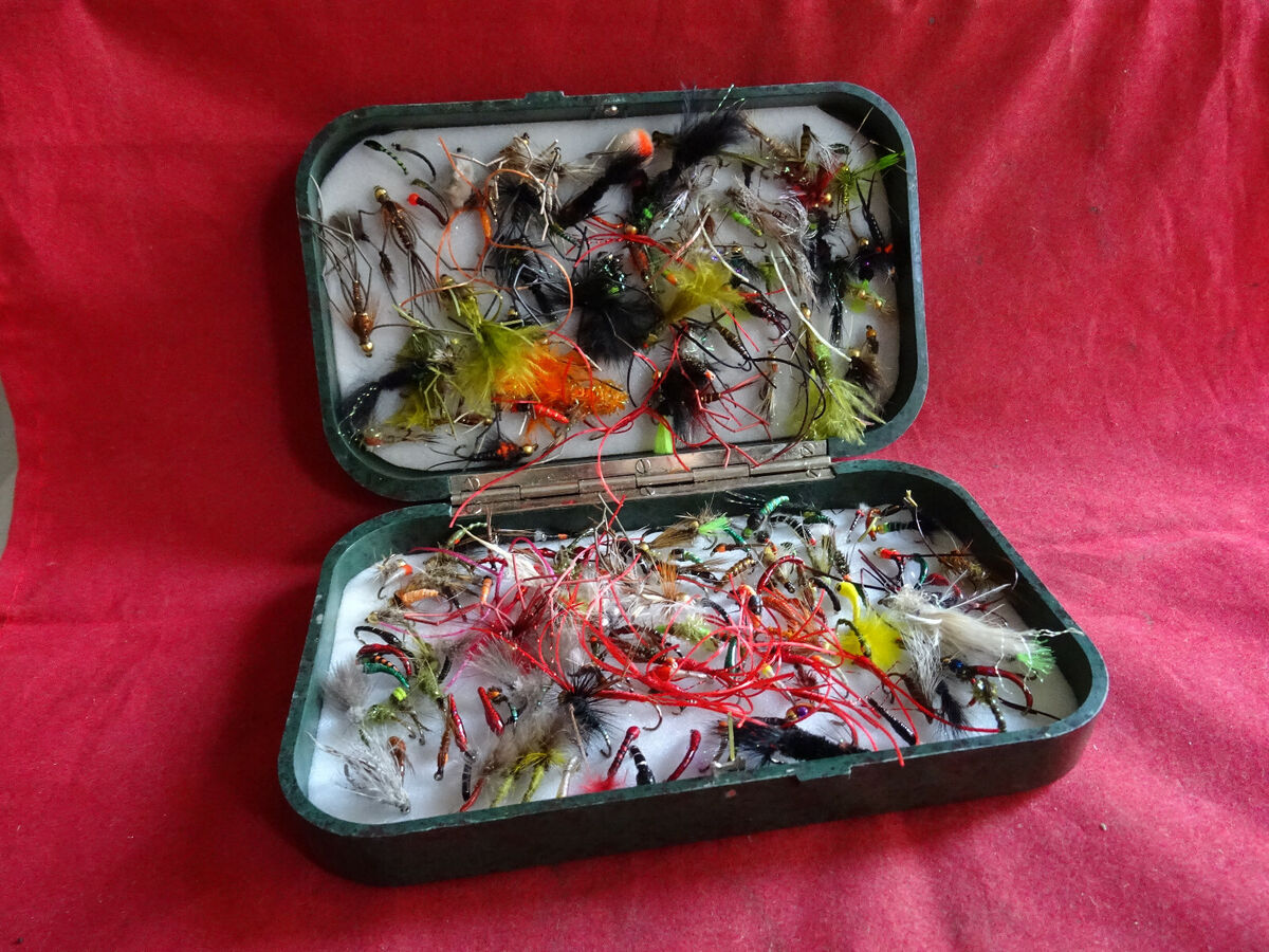 A GOOD MODERN HARDY NERODA DRYWET FLY BOX + COLLECTION OF A GOOD MODERN HARDY NERODA DRYWET FLY BOX + COLLECTION OF