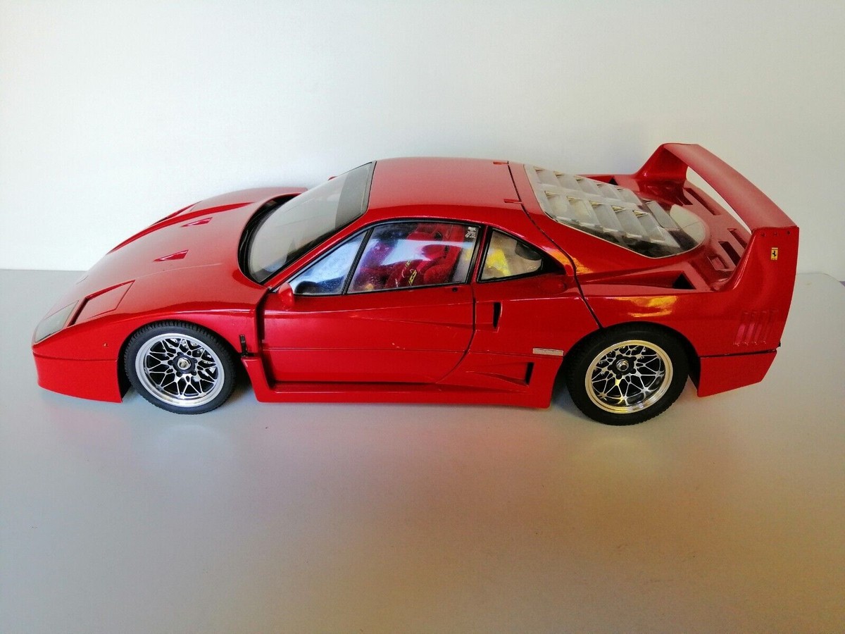 Kit Construction Ferrari F40 1/8 Maquette Voiture De Collection Pocher 1/8 - Ferrari F40, Testarossa, Porsche, Dodge Charger R/T Maisto 1/18