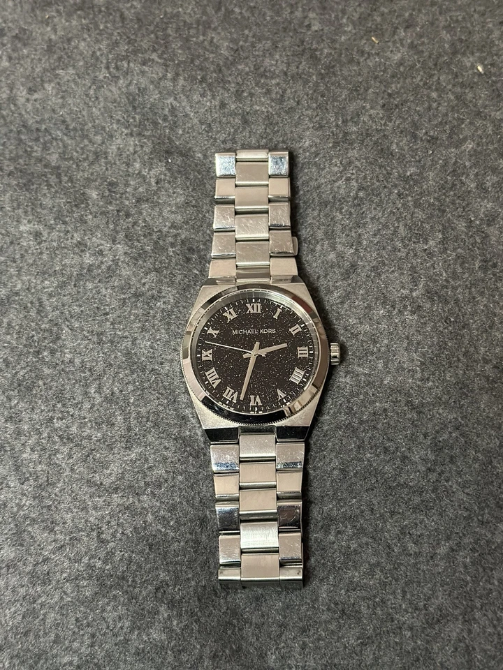 Reloj Michael Kors Channing para mujer de acero inoxidable MK6113 Foto 2 de 3