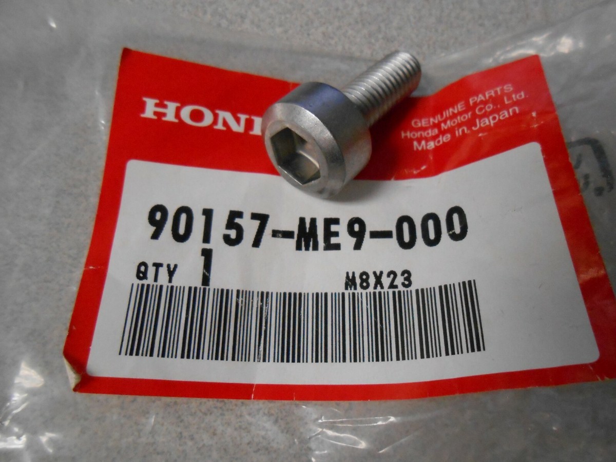 NOS Genuine Honda Foot Peg Socket Bolt 8x22 1985-1986 VF1000 90157