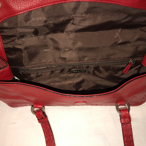 Bolso de Mano Adrienne Vittadini Tomate Rojo Grano Cuero Solapa Cartera Suave - Imagen 7 de 7
