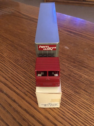 Hemway Trucking - Winross - 1/64 Scale - Picture 2 of 9