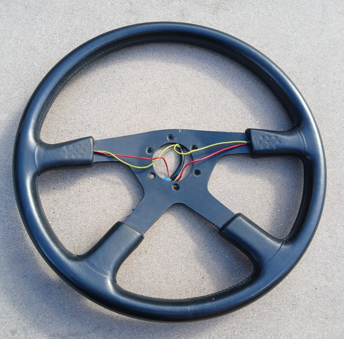MOMO Vintage Typ M40 4-Spoke 400mm Steering Wheel - Ferrari Porsche Mercedes AMG