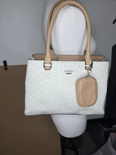 GUESS  Los Angeles  Pursre Handbag