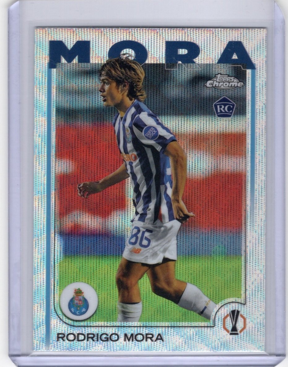 2024-25 Topps Chrome UCC Rodrigo Mora #137 Wave Refractor ROOKIE FC Porto