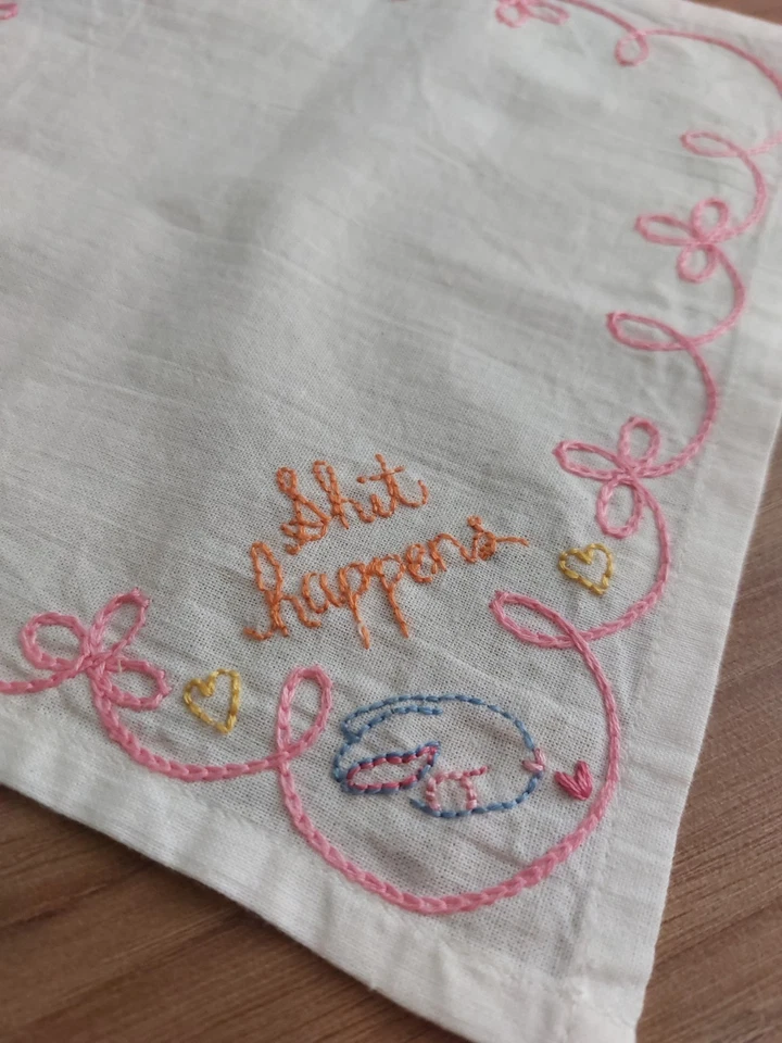 ¡100% a CARIDAD! Pañuelo de conejito bordado vintage - HECHO A MANO, lindo Kawaii Foto 3 de 4