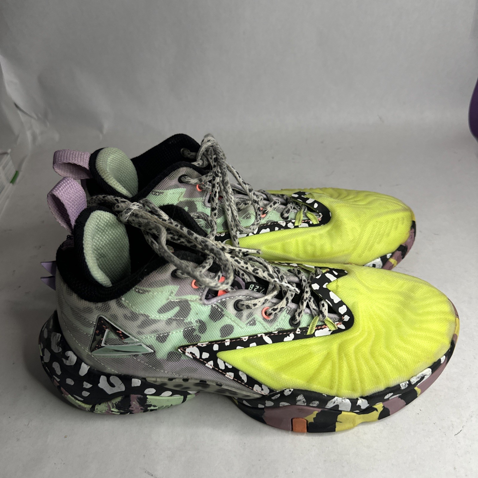 E03045a Yellow Purple Blue