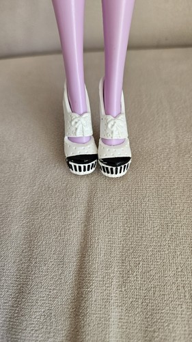 Monster High Operetta Dance Class bambola Mattel 2012 con scarpe, borsa quasi completa - Foto 2 di 9