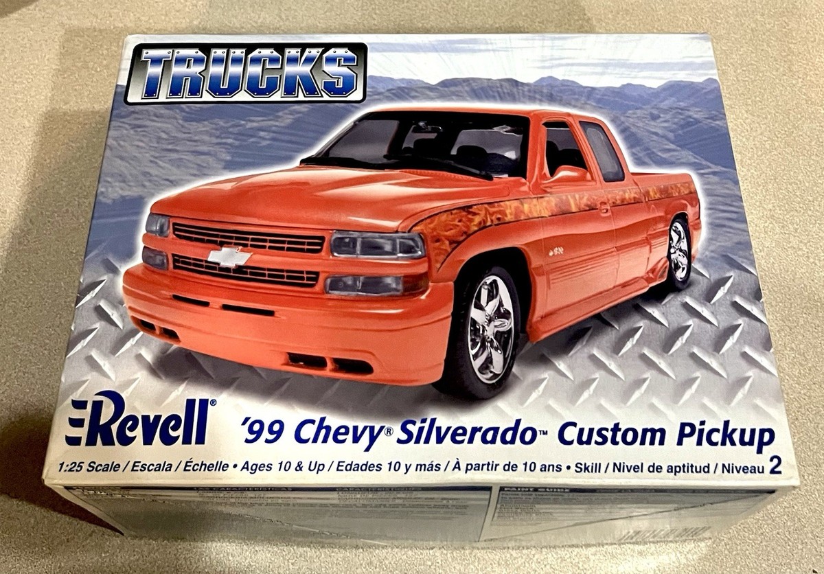 🏁 Revell Trucks 99' Chevy Silverado Custom Pickup (New Open Box