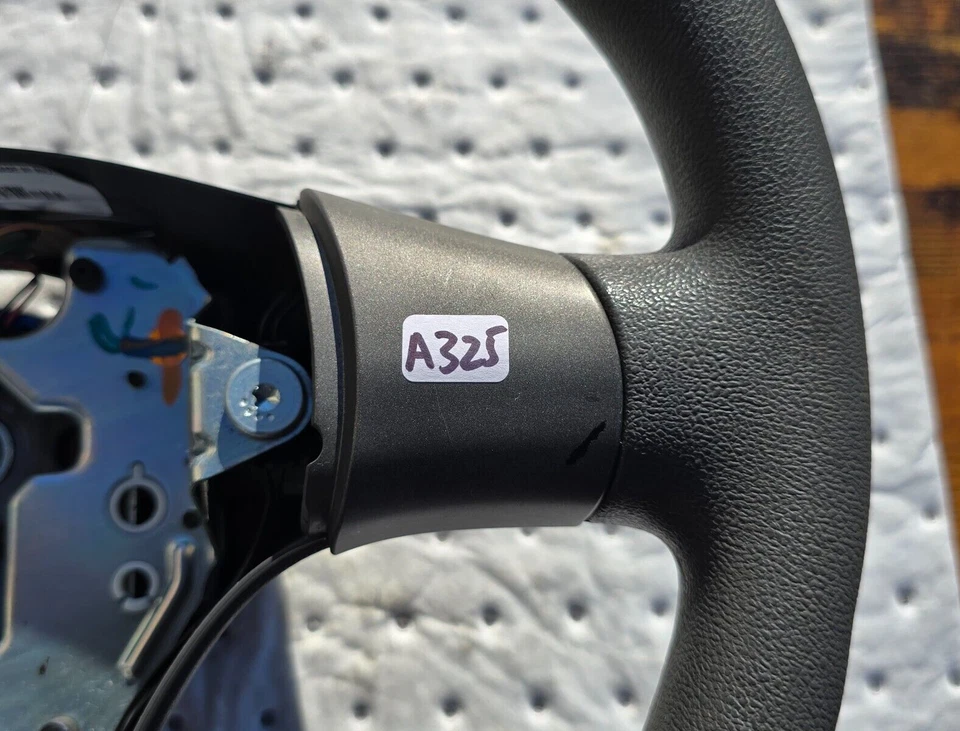 Volante del conductor Chevrolet HHR 2006-2007 con interruptor de control de crucero OEM Foto 4 de 4