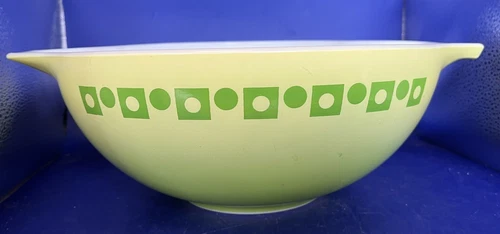 Pyrex Promotional 444 Green Dot Square Cinderella Serving Bowl Pyrex Dot Square