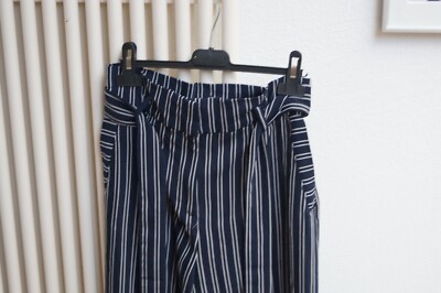 Marlene Hose Mädchen Damen Größe 34 schwarz weiß toller Stoff H&M