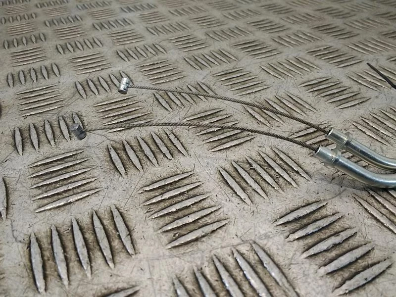 Cables de válvula de alimentación Suzuki GSXR 750 L1-L7 (2011-2017) Foto 3 de 3