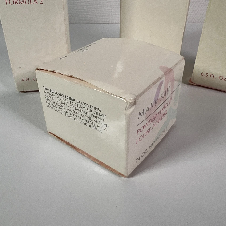 Mary Kay Hidratante Equilibrante, Ambientador Hidratante, Limpiador Cremoso, Lote en Polvo Foto 3 de 4