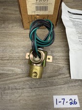 New In Box Johnson Controls V-2410-3 Three Way Solenoid Air Valve 208 V50-60 Hz