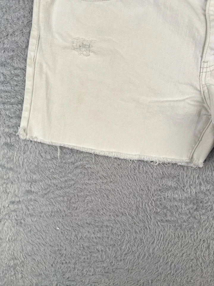 Levis Shorts Juniors 11 White Denim Jean Cutoff Distressed 513 Zip Cotton 34x4 - Image 3 of 4