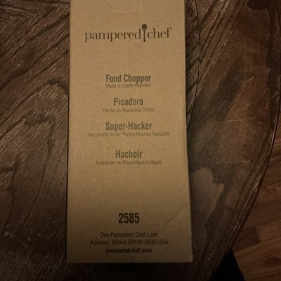 Pampered Chef Push Function Food Chopper - White - #2585 - NEW OPEN BOX