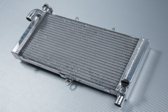 Radiateur eau alu argent pour rouler sur piste en Honda CBR 900 RR