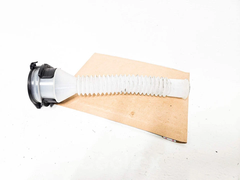 /\ 06-13 Tubo de manguera de lavadora Lexus Is250 Is350 con tapa 85319-30360 OEM usado Foto 3 de 4