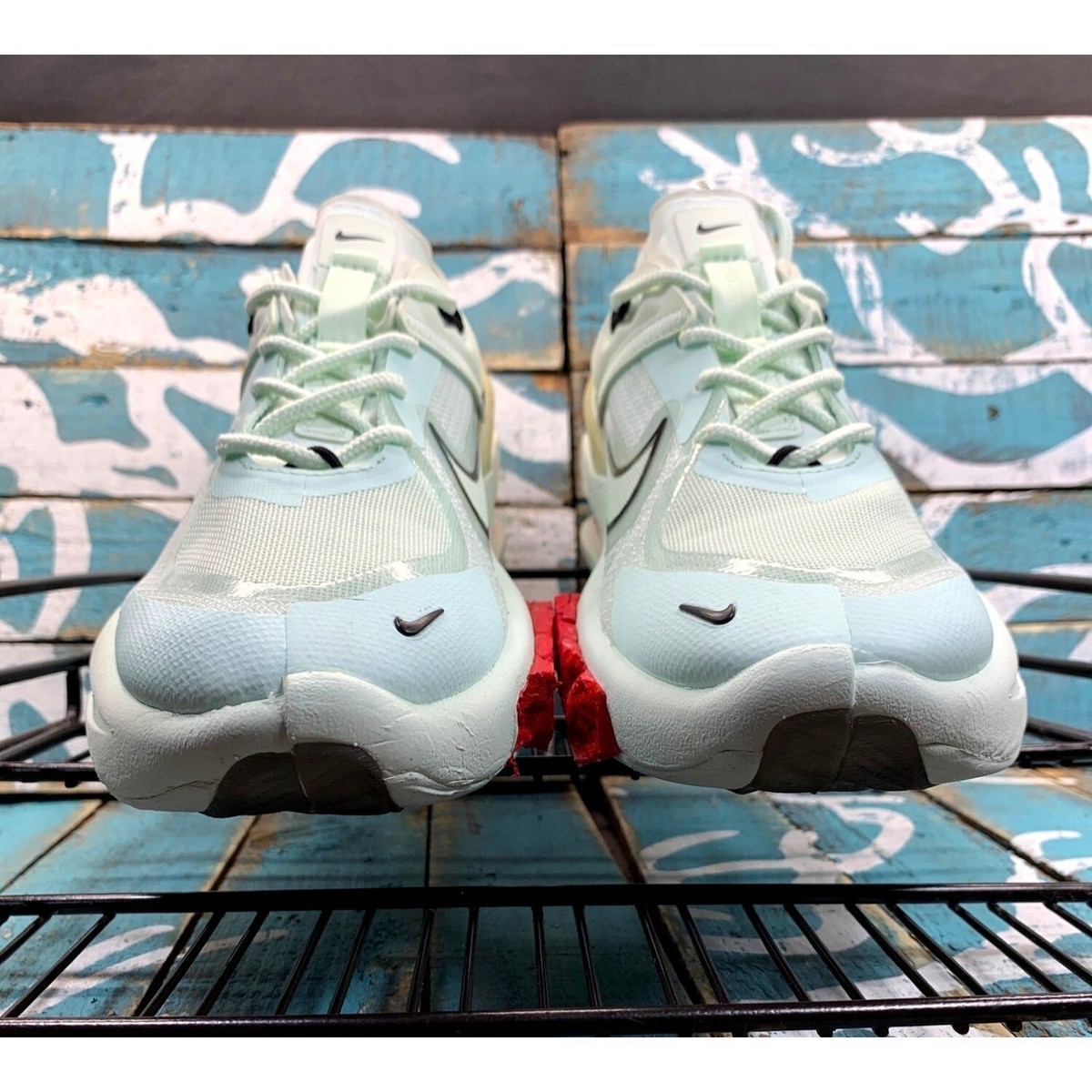 Nike Womans Sz 6.5 Fontanka Edge ZoomX Barely Green/Red Casual 
