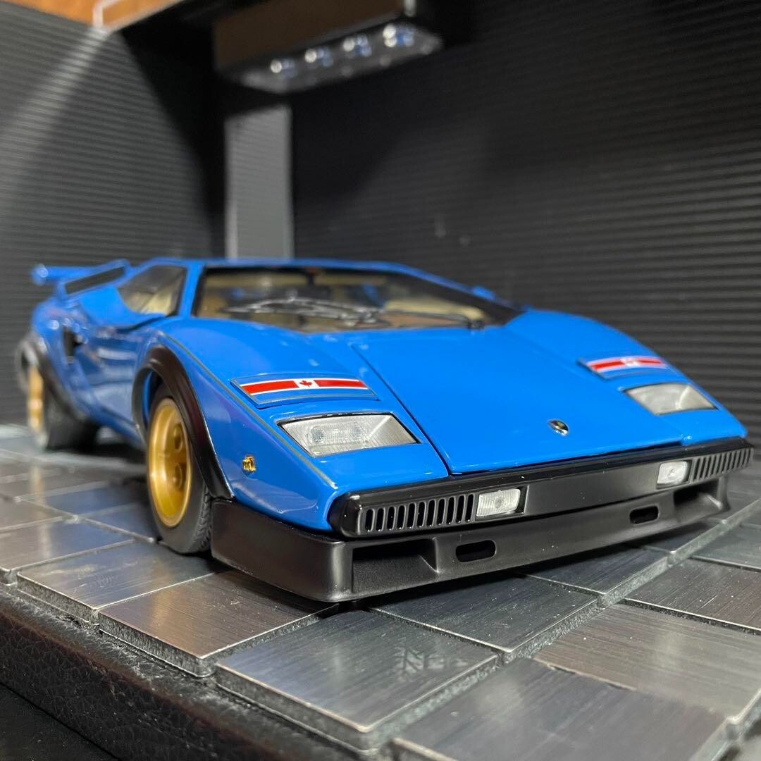 Kyosho 1/18 Lamborghini Countach Lp500S Walter Wolf Blue Kyosho 1/18 Lamborghini Countach Lp500S Walter Wolf Blue