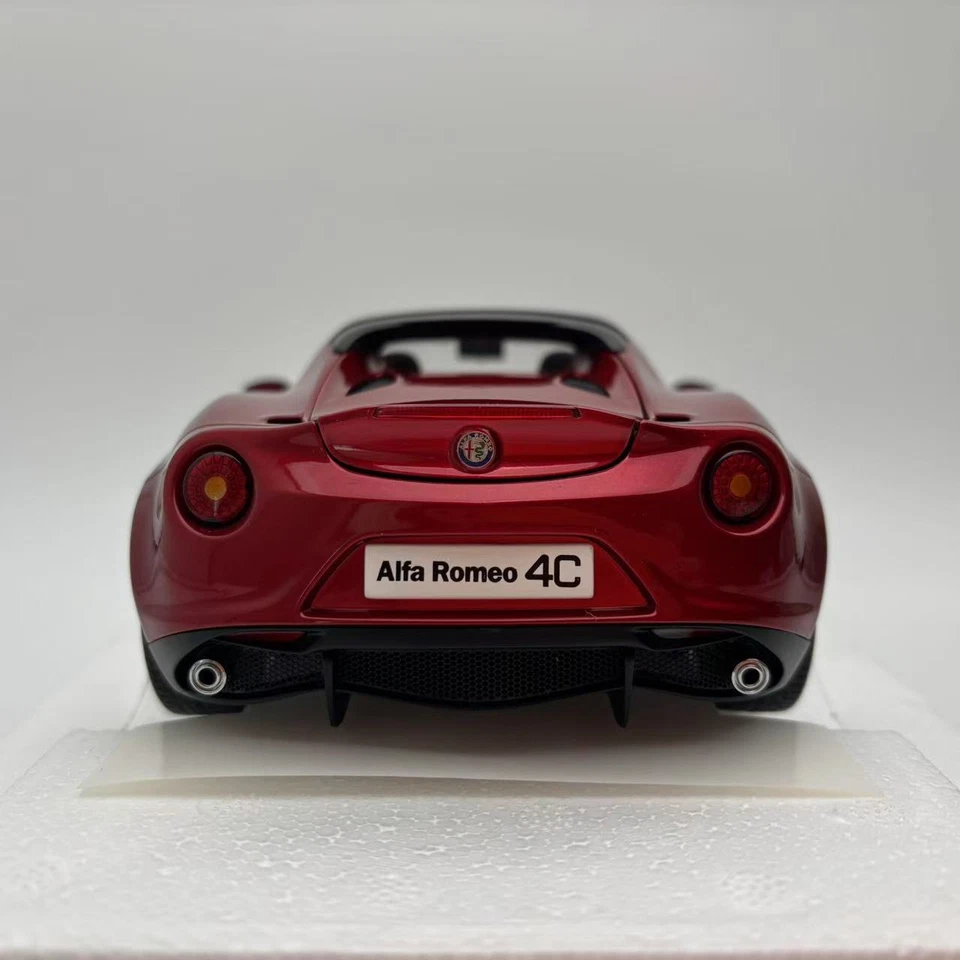 Autoart 1:18 Alfa Romeo 4C Rojo 2 puertas techo desmontable aleación modelo coche Foto 4 de 4