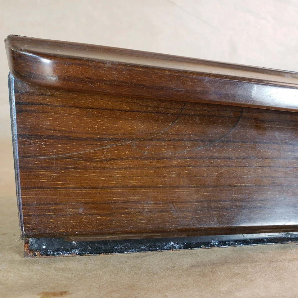 Cenicero consola central original Mercedes Benz W123 300TD fabricante de equipos originales Foto 2 de 4