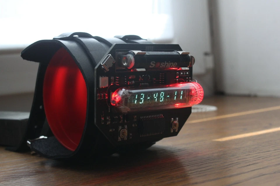 NIXIE VFD ERA WRIST WATCH CLOCK BASED ON IV-21 Date Temparature Display Seconds - Image 4 of 4