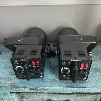 Flashpoint Model 600 (2) Lights &  Tripods W/ Sebring Equipment Case 