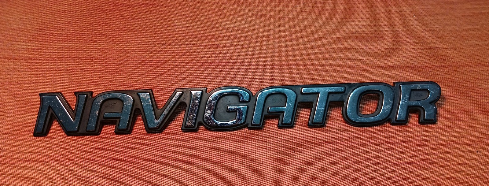 Navigator Emblem - Photo 1